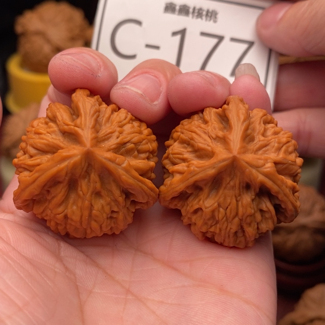 文玩核桃把件玉龙奔34