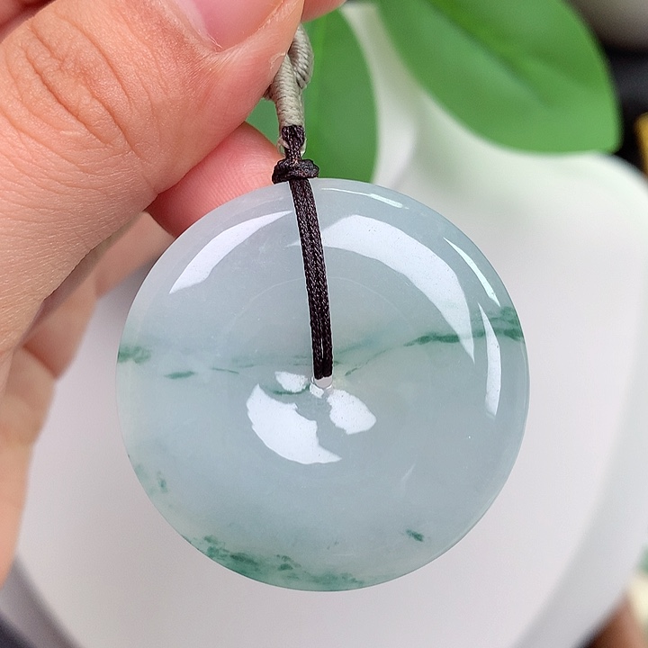 翡翠未镶嵌颈饰平安扣 36x5.8mm