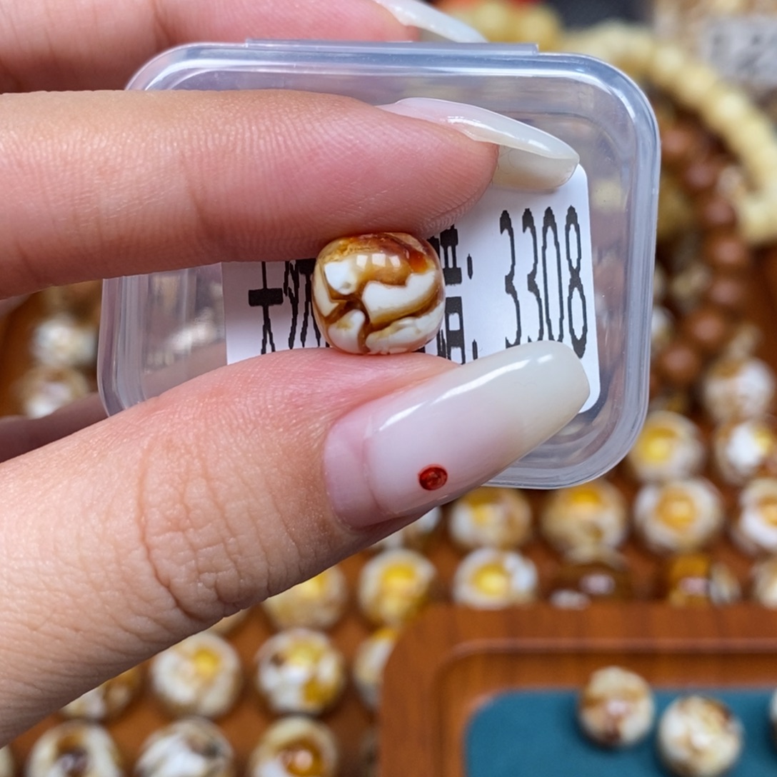 蜜蜡未镶嵌珠宝奇石3308