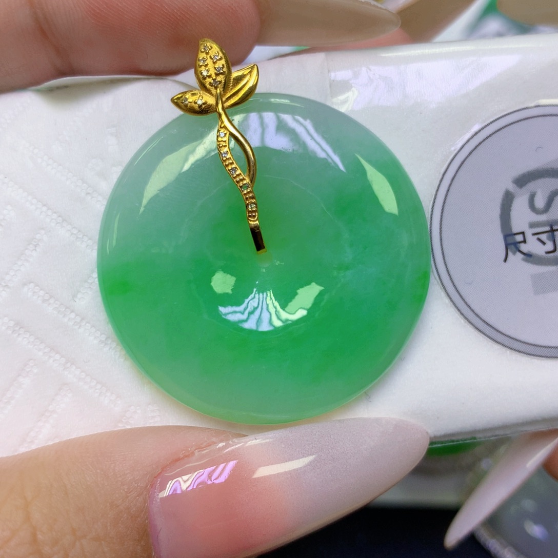 夜***我翡翠18K金镶嵌颈饰天然缅甸翡翠a货百元以上9元证书费自理