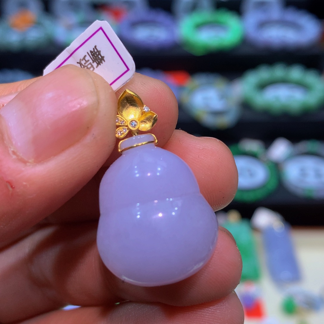 翡翠18K金镶嵌颈饰