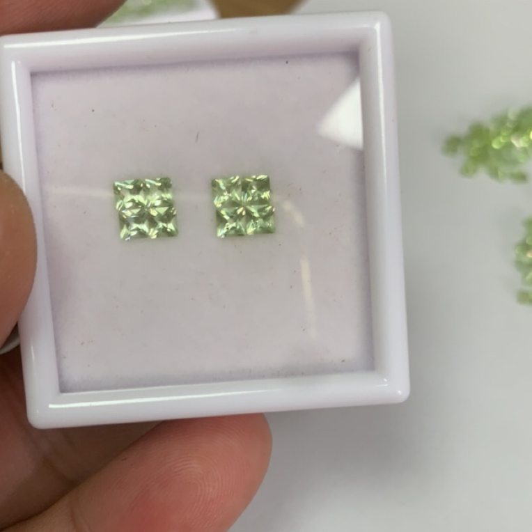 天然橄榄石公主方3mm8棵