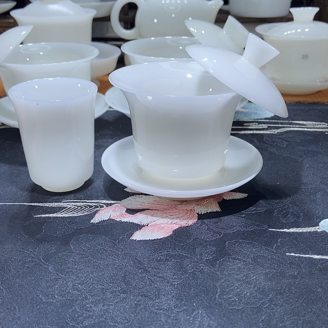 这么早还没有下班吧不回电话啊不理