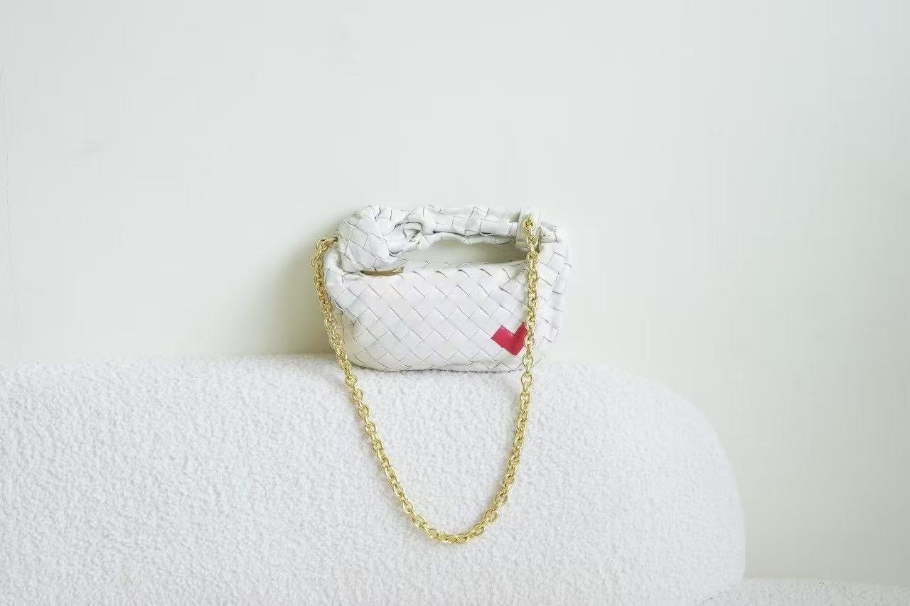 【孤品捡漏-编织云吞 爱心白】进口皮料单肩斜挎真皮女包No退No换