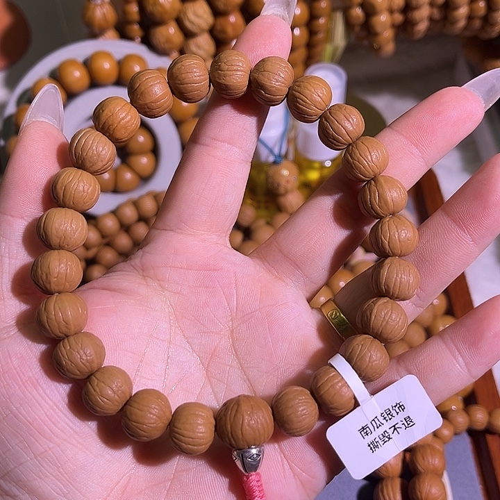 猴头核桃吊坠南瓜银饰手持