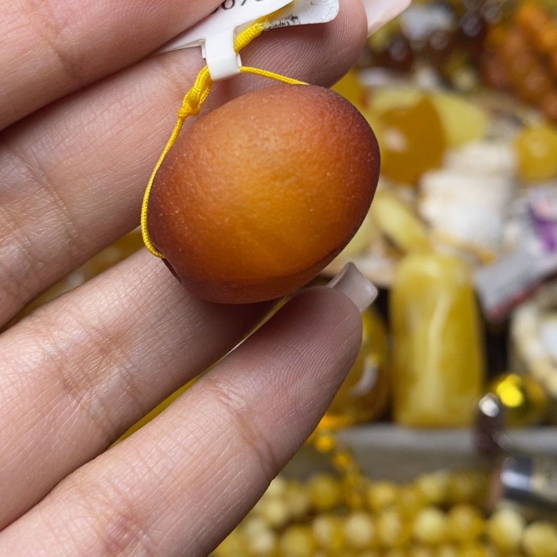 未镶嵌琥珀珠宝奇石