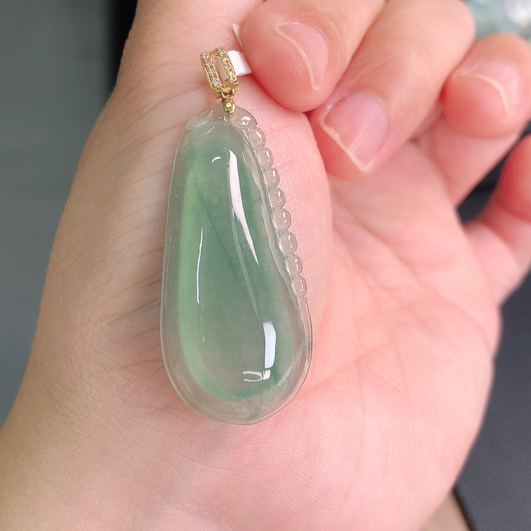 翡翠18K金镶嵌颈饰冰绿大福瓜38-18-6.2