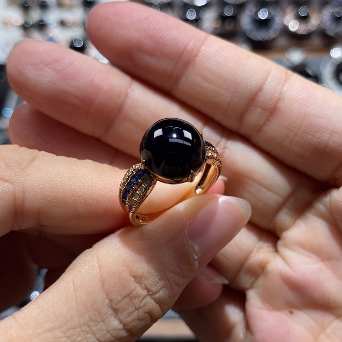 18K金镶嵌戒指翡翠墨翠