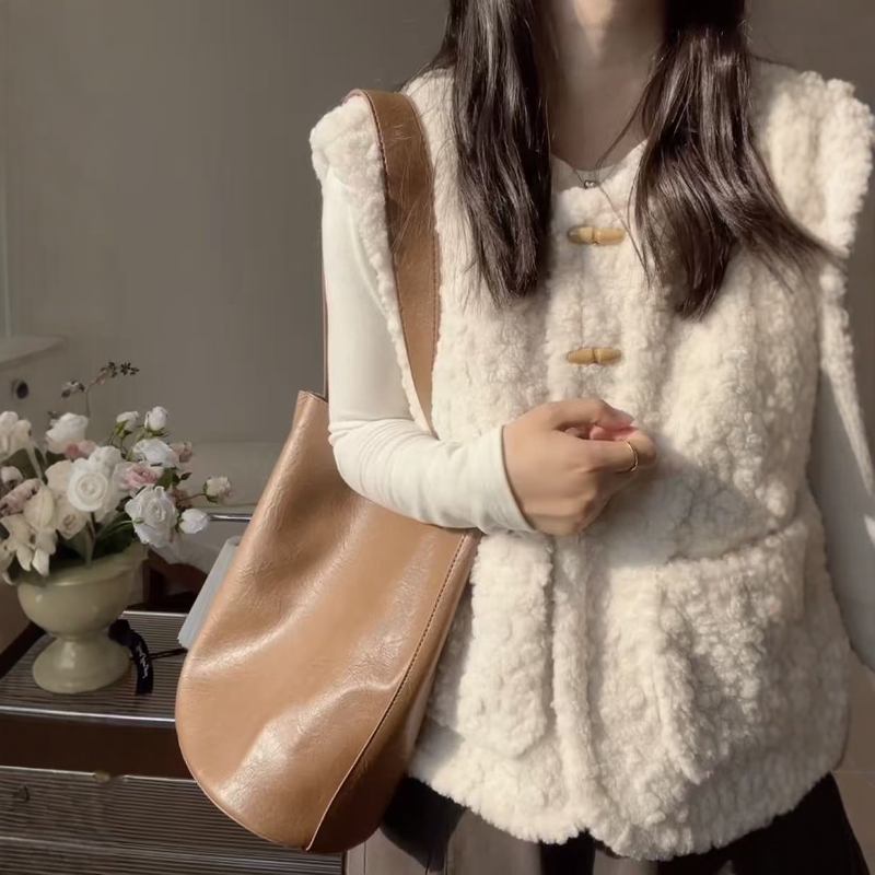 日系羊羔毛灯芯绒正反两穿马甲女秋冬新款格子拼接厚实坎肩外套