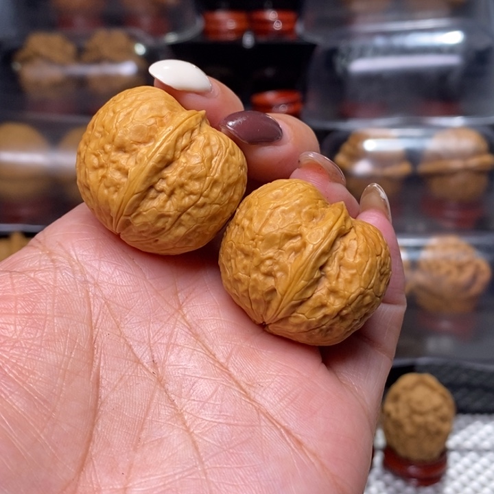 文玩核桃把件金印元宝-…………30