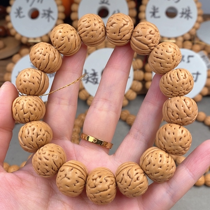 桃核手串爆肉三道筋18-2……