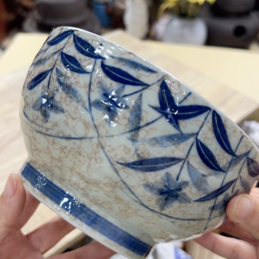 瓷片陶瓷的表面上会发生