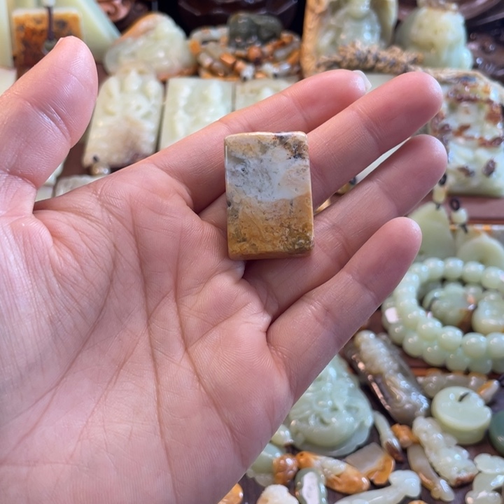 岫岩河磨玉（透闪石质玉）未镶嵌颈饰