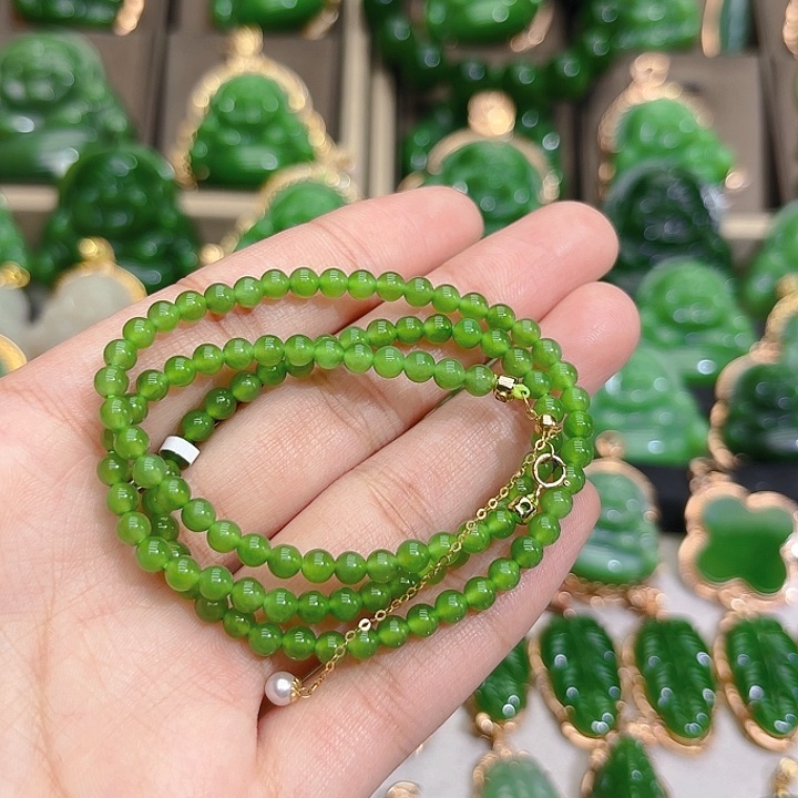 和田玉（碧玉）颈饰18K金镶嵌4m苹果绿锁骨项链