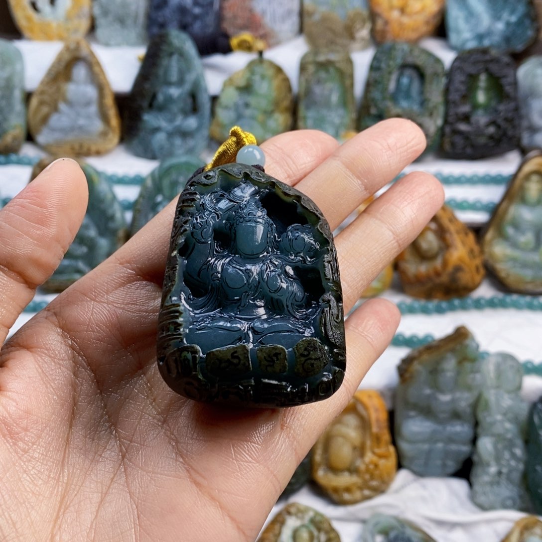 木***…定制翡翠未镶嵌翡翠定制链接