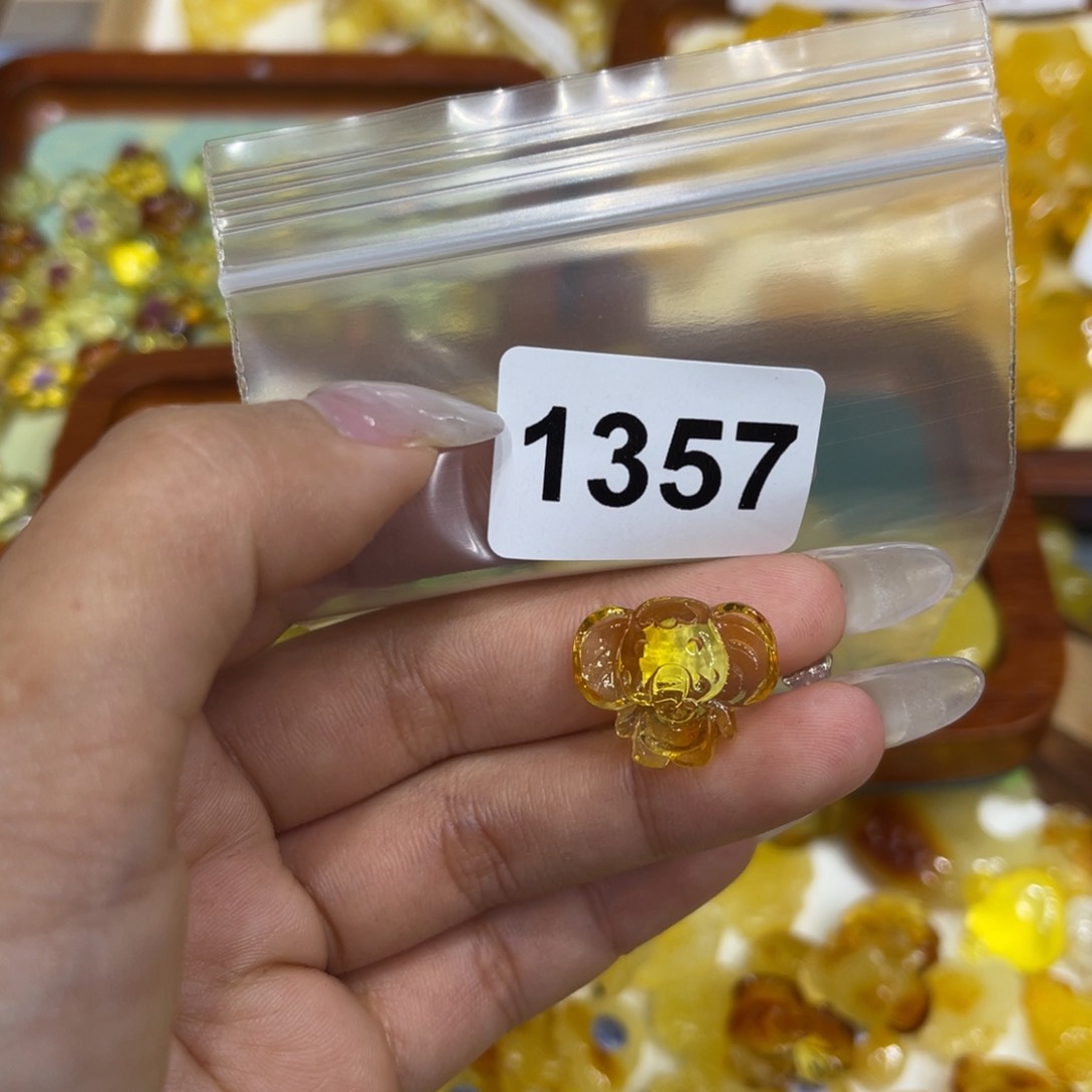 琥珀珠宝奇石未镶嵌