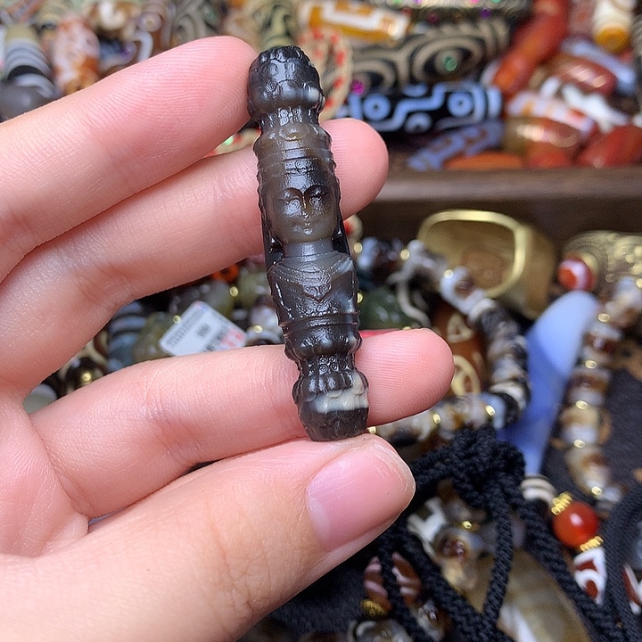 未镶嵌发一条玛瑙/玉髓