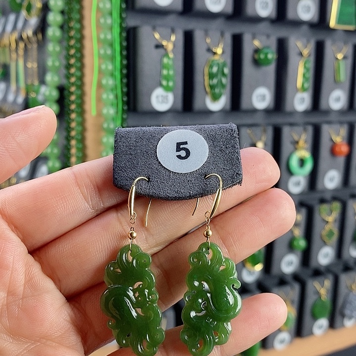 和田玉耳饰18K金镶嵌