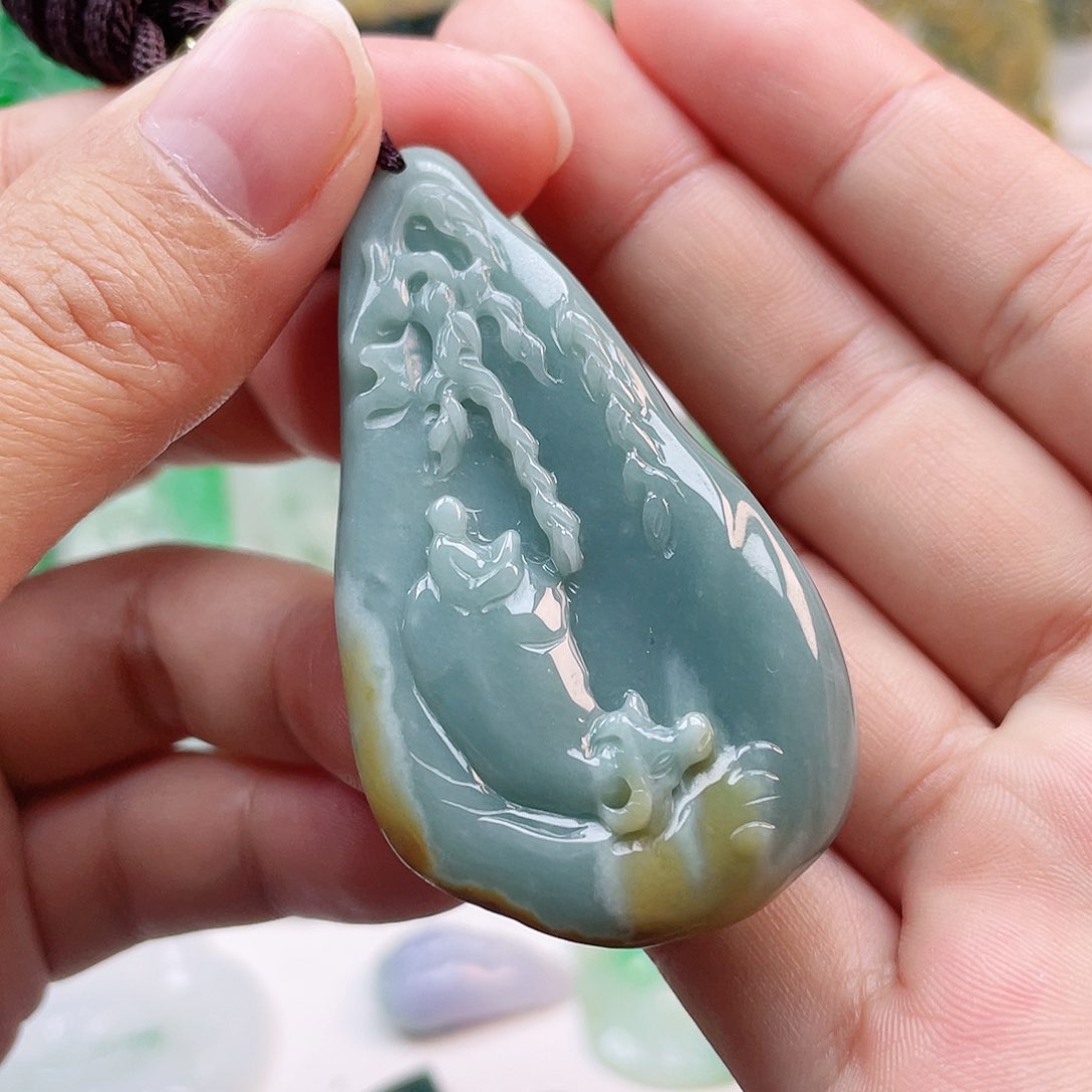 翡翠颈饰未镶嵌悟道