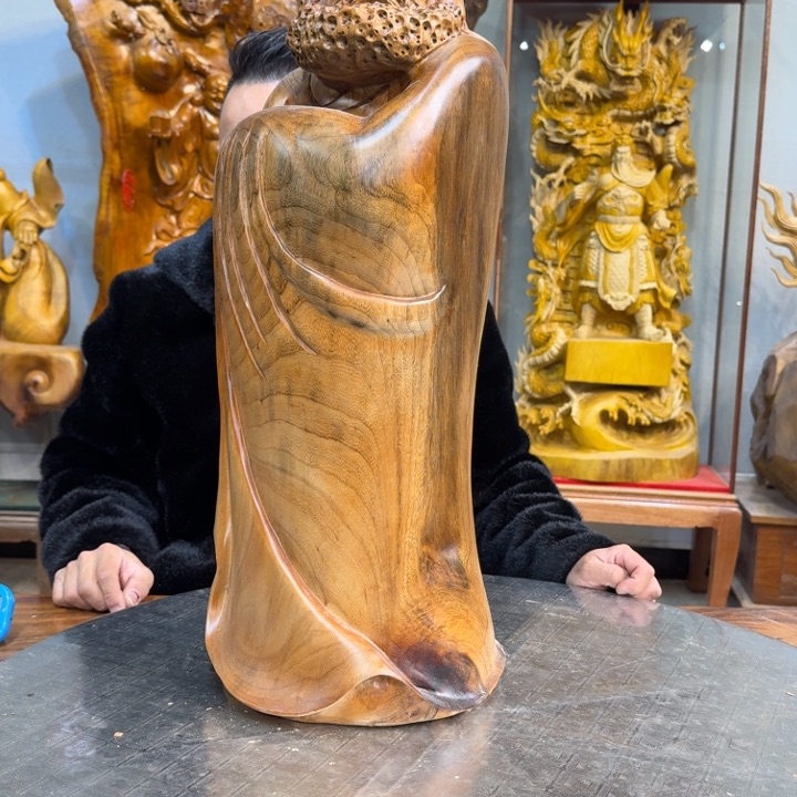 香樟木山**月长25厘米高66厘米