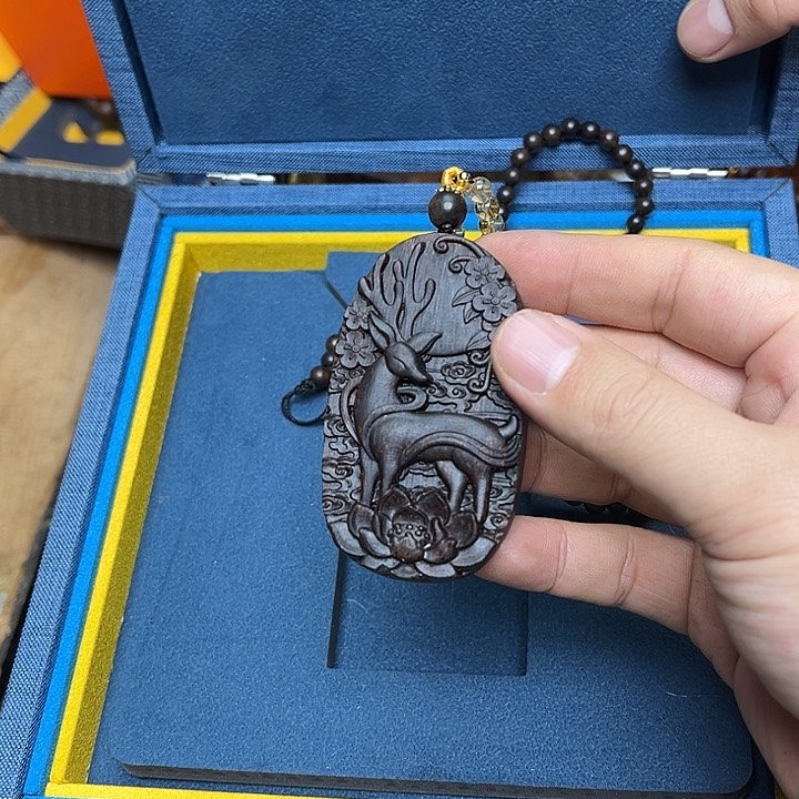 大叶紫檀（黑酸枝木类）