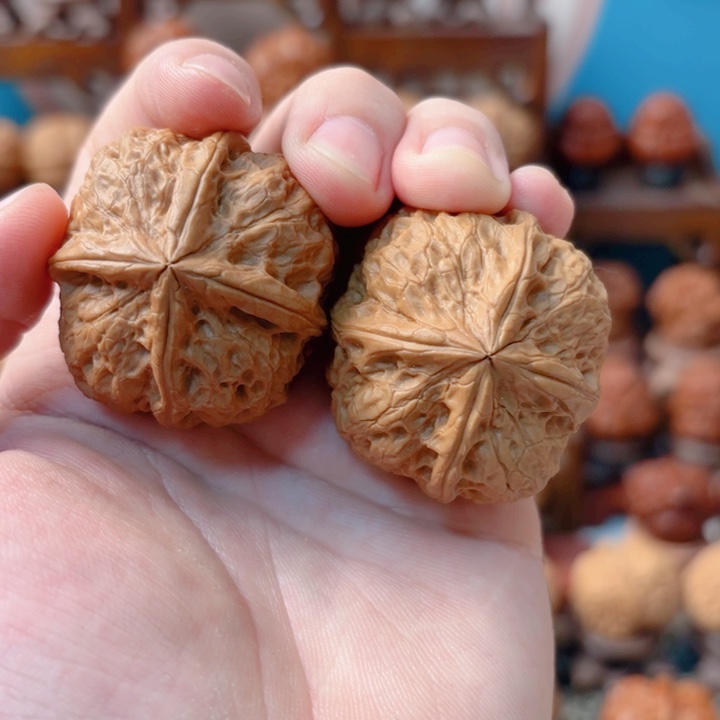 文玩核桃把件宋*林八宝平底蟾