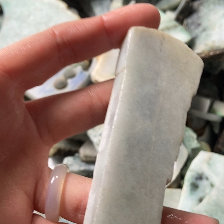 翡翠颈饰未镶嵌天然翡翠