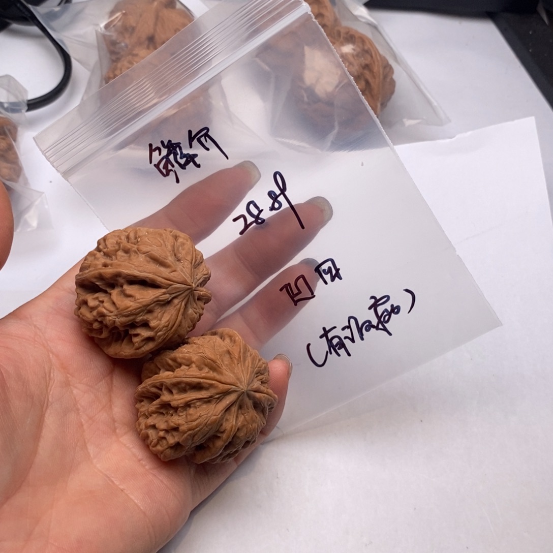 鳞***T吊坠文玩核桃凹四有瑕疵