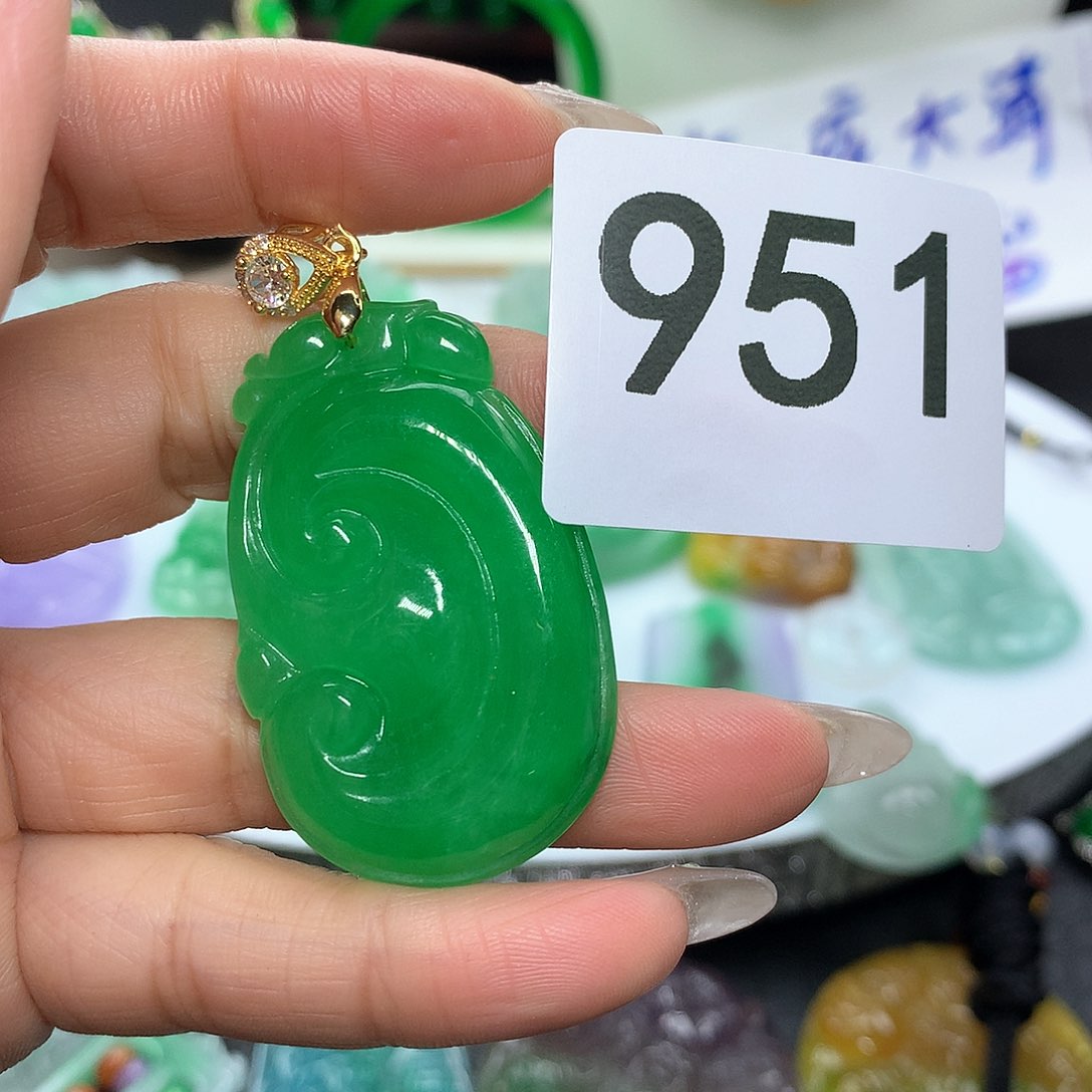 翡翠吊坠(赠链)未镶嵌