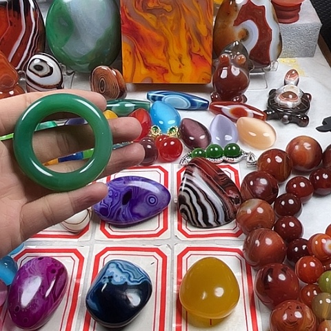 玛瑙/玉髓耳环未镶嵌