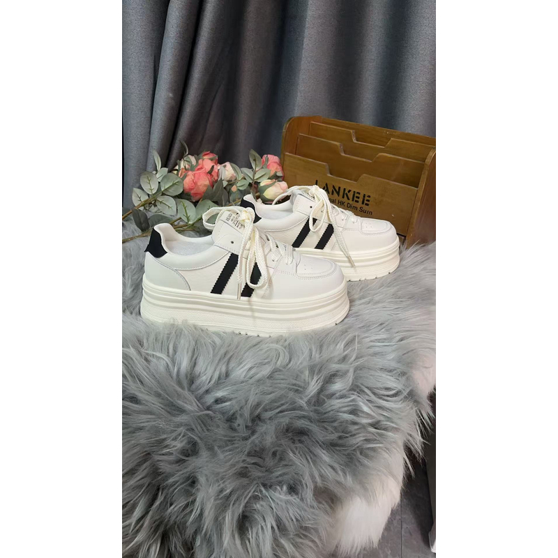 2025秋冬新款休闲板鞋超轻松糕鞋小个子增高厚底小白鞋女2106