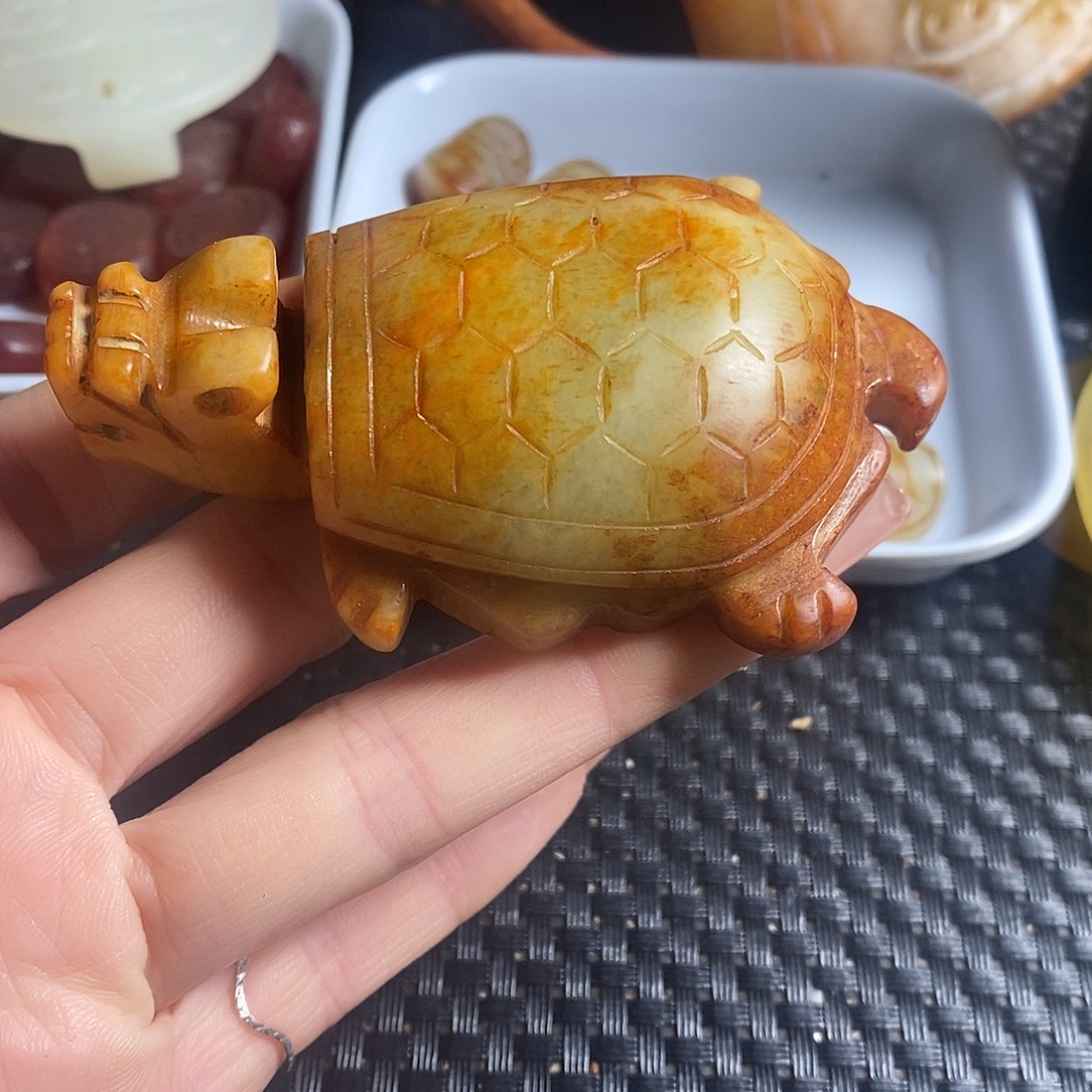 岫玉未镶嵌珠宝奇石