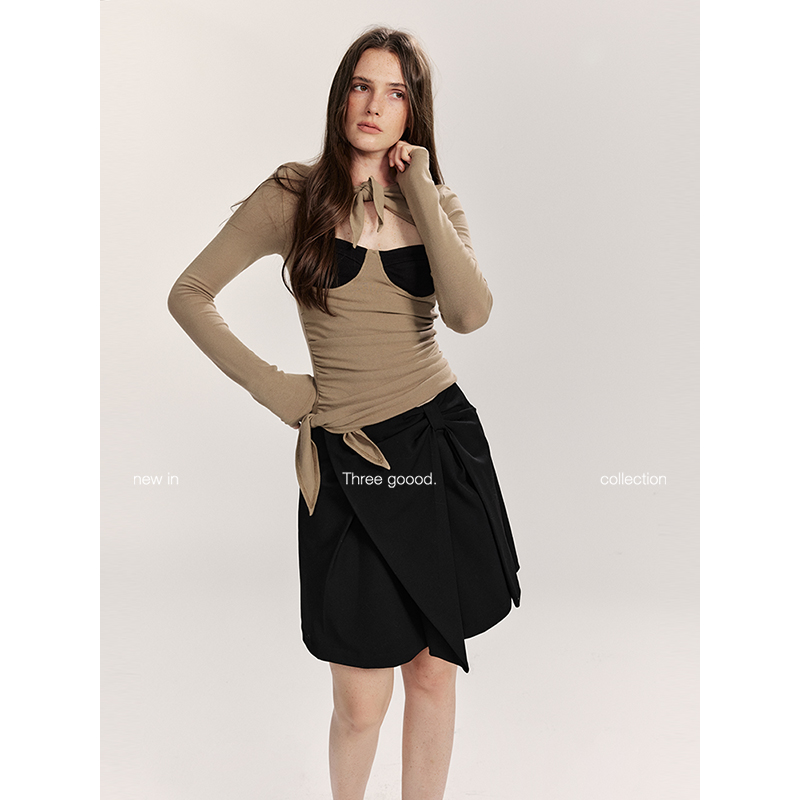 THREE GOOOD/三吉 设计感撞色系带胸型打底衫修身上衣Y725Y12951