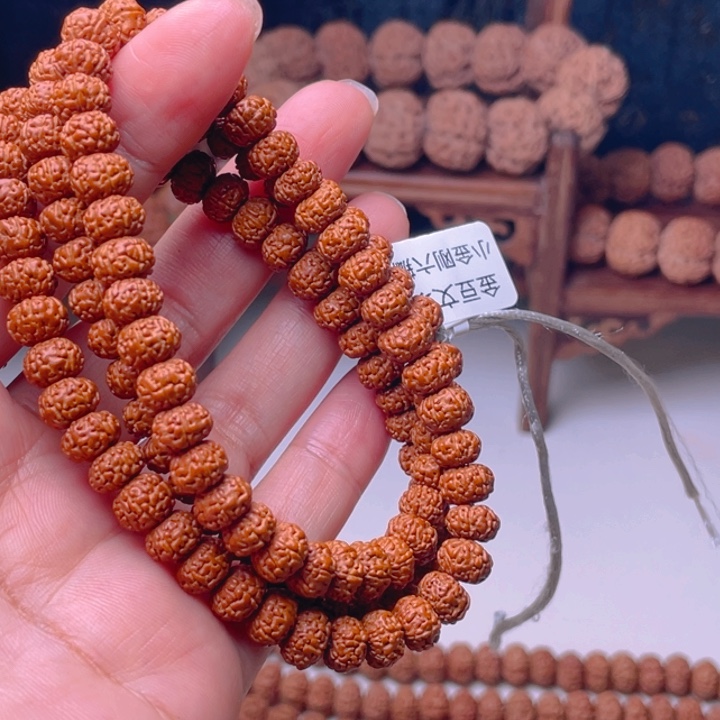 芳***菲金刚菩提手串六瓣0.8