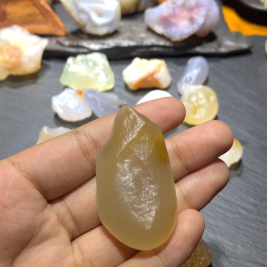 未镶嵌玛瑙/玉髓珠宝奇石