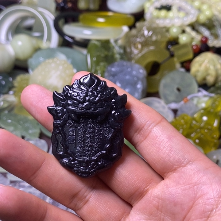 岫玉岫玉颈饰未镶嵌