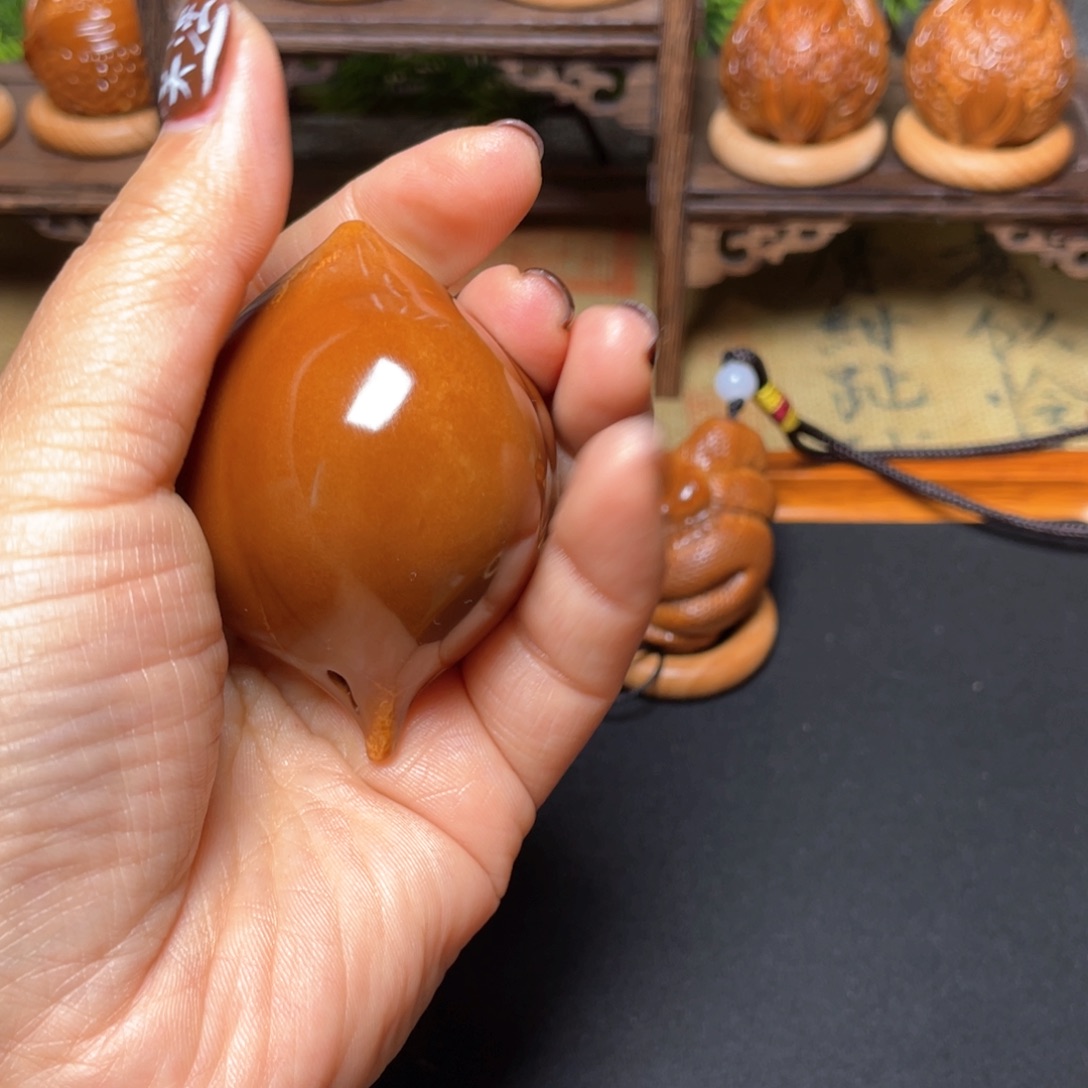 橄榄核吊坠蝴蝶48穿配