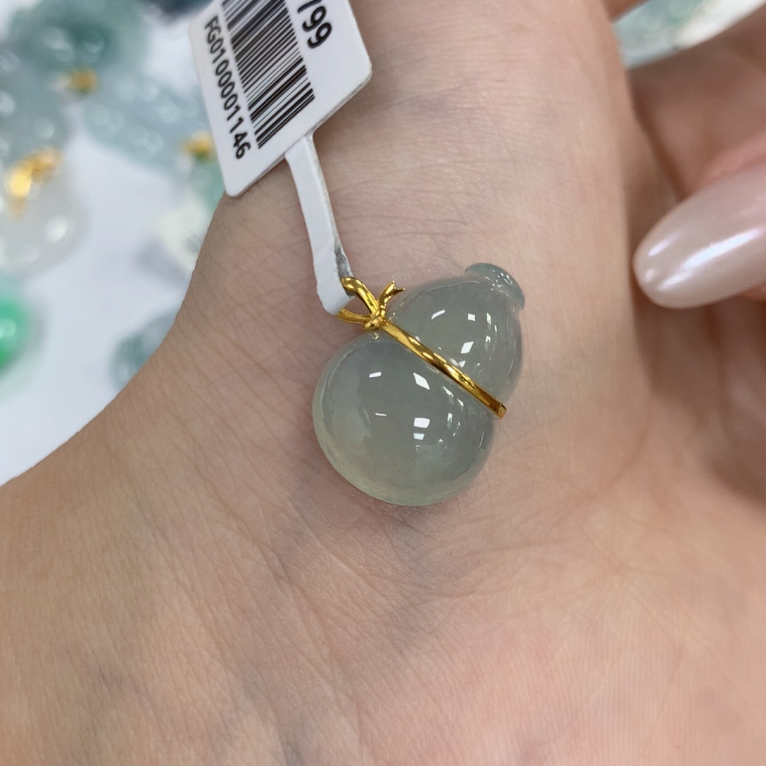 颈饰18K金镶嵌翡翠