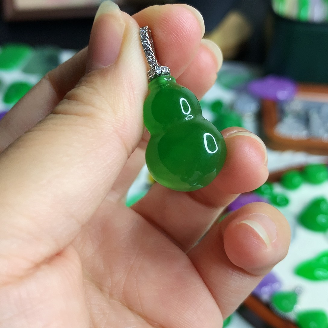翡翠未镶嵌颈饰郑**?非A139