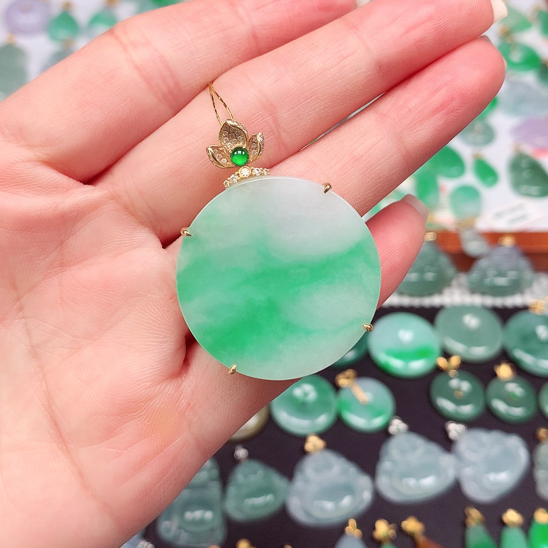 翡翠颈饰18K金镶嵌天然翡翠A货