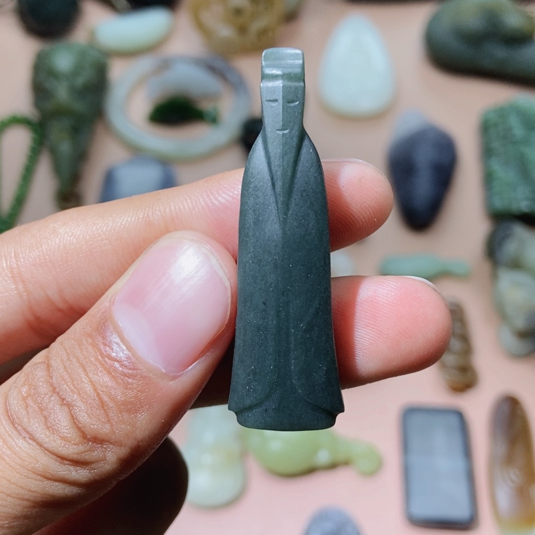 和田玉颈饰未镶嵌定制