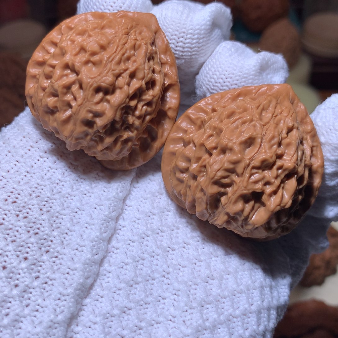 文玩核桃把件全品金牛