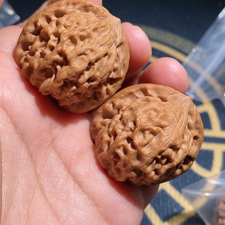 【闪购商品】文玩核桃吊坠叫**呢野生