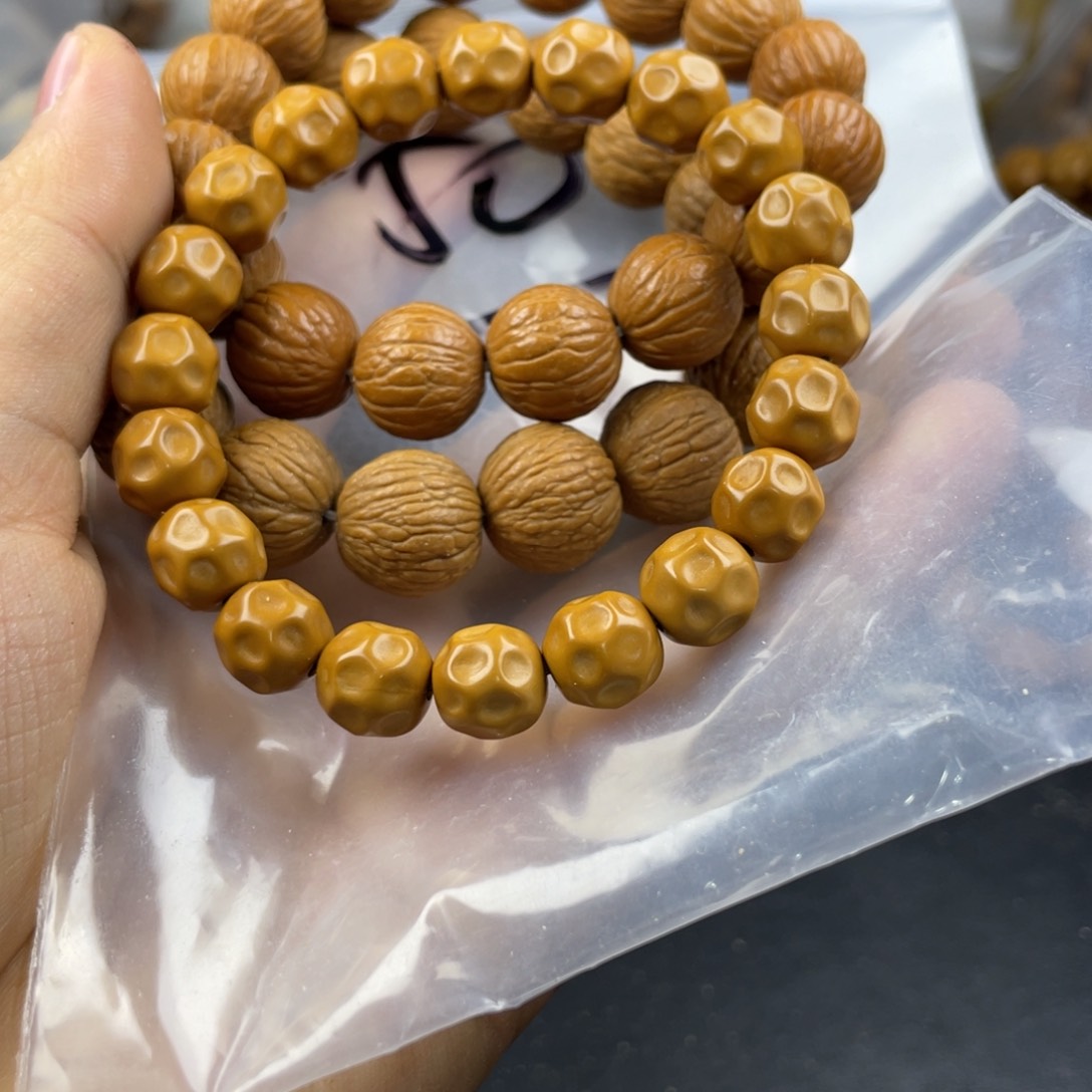 猴头核桃吊坠嗯、别