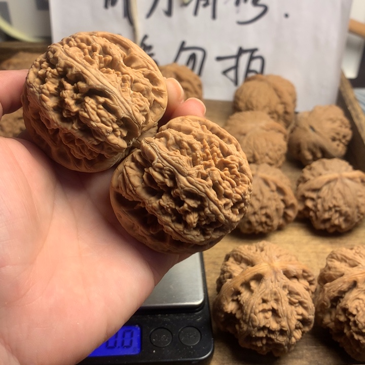 吊坠文玩核桃H**e粗筋