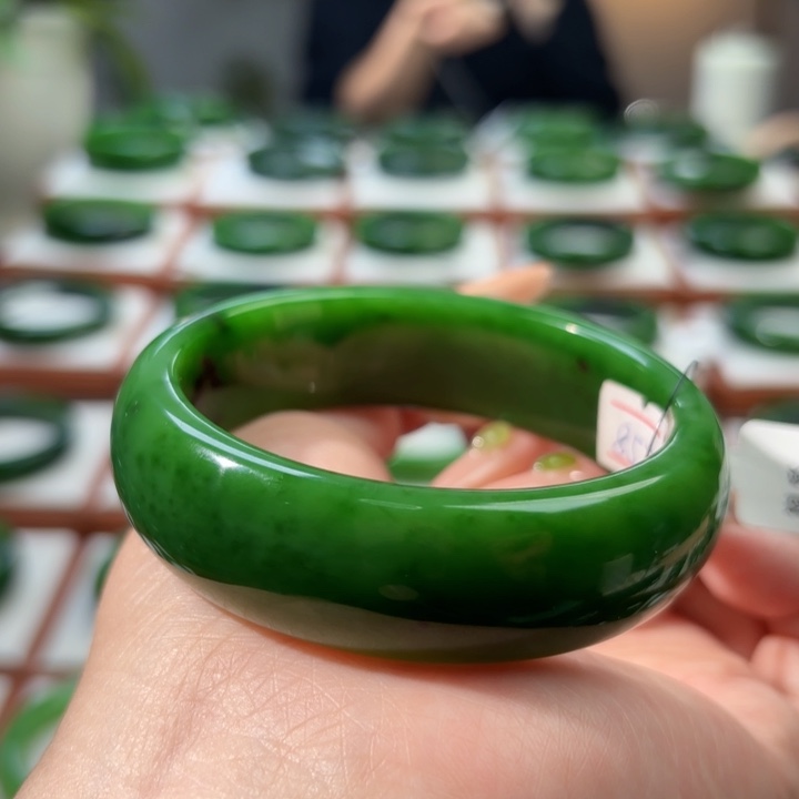 未镶嵌手镯和田玉60