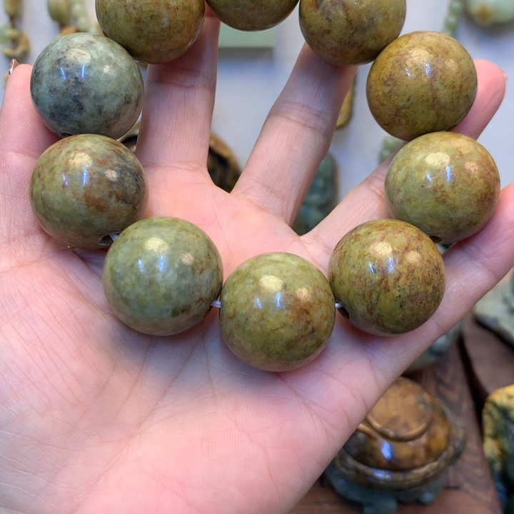 过***客岫岩河磨玉（透闪石质玉）未镶嵌把件