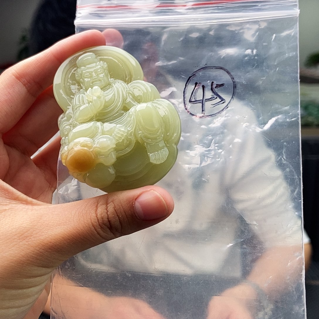 和田玉未镶嵌颈饰颜色多样性发拍一发一