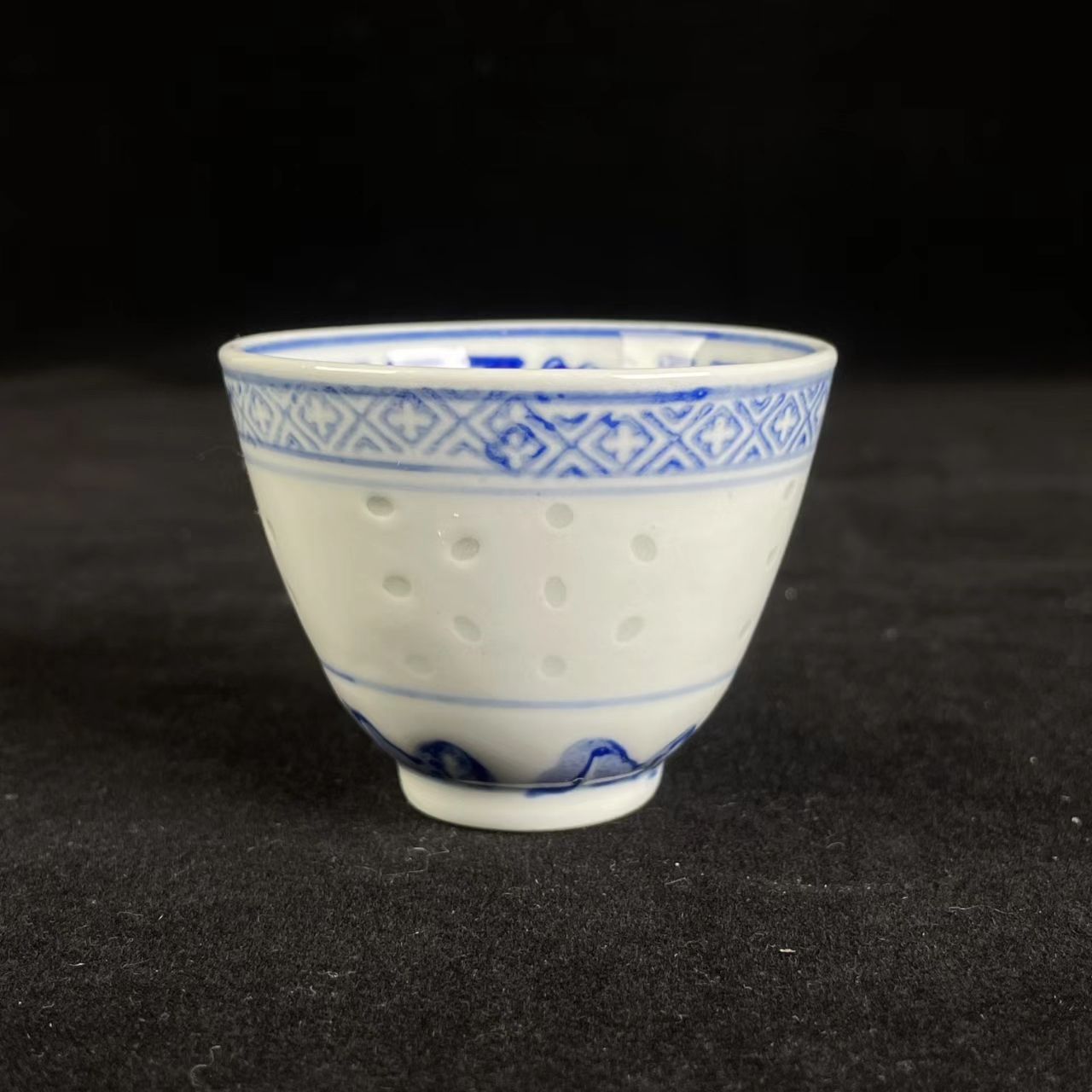 现代艺术品青花玲珑杯