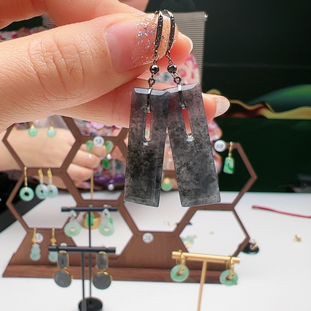 翡翠耳饰18K金镶嵌天然翡翠耳饰18k金镶嵌